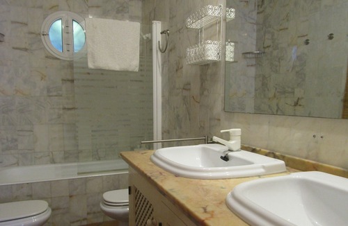 El Puerto de Santa Maria Ski Chalet | Bright Villa in quiet Beach Urbanization