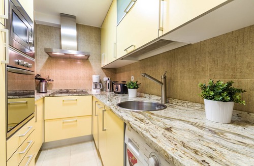 Milla de Oro Condo | Bright & Modern 2BR Apartment in Heart of Upscale Barrio Salamanca. Great Views