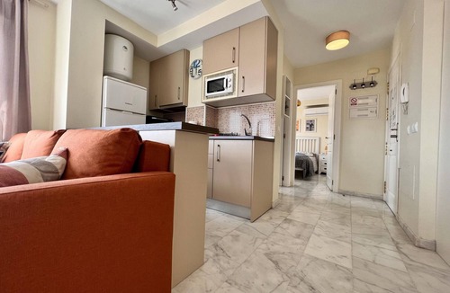 Bailen-Miraflores Apartment | Bright Penthouse with Terrace and Wi-Fi in Malaga