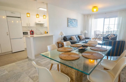 San Pedro de Alcantara Apartment | Bright seaside apartment with terrace in San Pedro de Alcántara