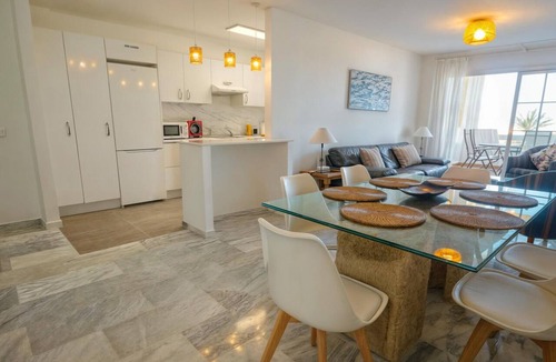 San Pedro de Alcantara Apartment | Bright seaside apartment with terrace in San Pedro de Alcántara
