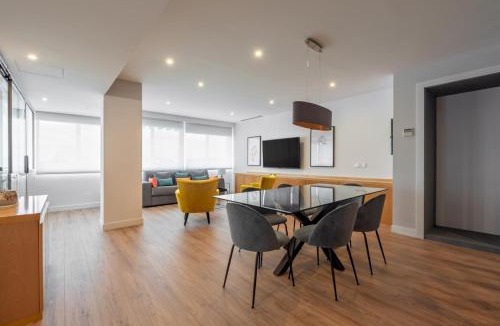 Castellana Apartment | Bright Stylish - 2Bedrooms 2Baths - Salamanca
