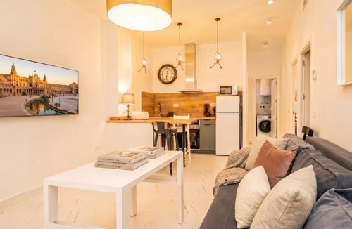 Los Remedios Apartment | Bright Sunny 2BR Island Kitchen in Los Remedios