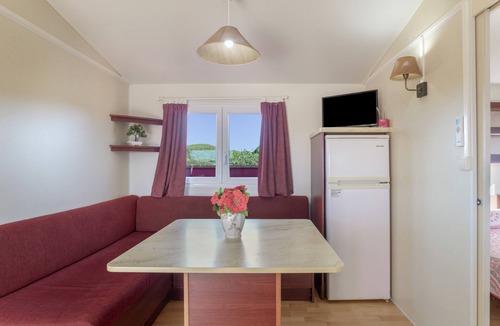 Campano House | Bungalow 'Mis Niñas 2' with Private Pool, Wi-Fi and Air Conditioning