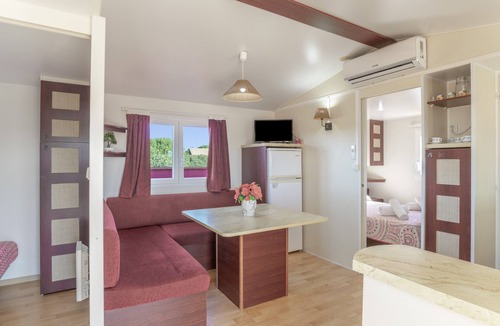 Campano House | Bungalow 'Mis Niñas 2' with Private Pool, Wi-Fi and Air Conditioning