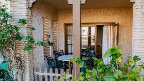 Centro Comercial Bahia Sur Apartment | Bungalows Bahia Sur