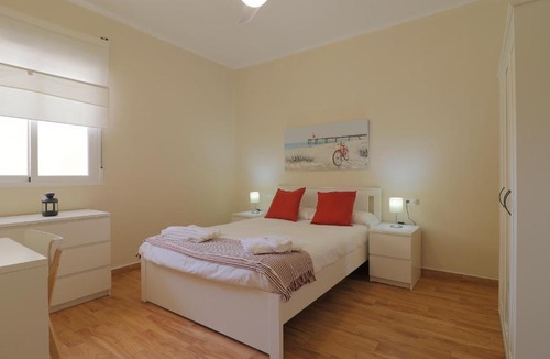 Bailen-Miraflores Apartment | C102 - Huge and Stylish 5 Bedroom by the Center