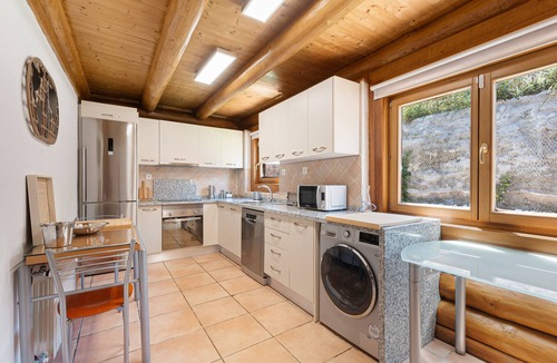 Casabermeja Cabin | Cabin 'Sunrise' with Mountain View, Wi-Fi and Air Conditioning