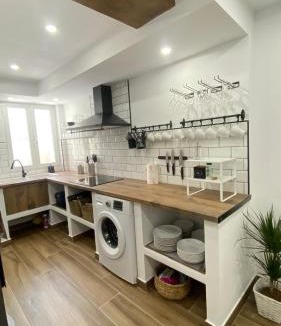 Restabal House | Carmen La Golondrina