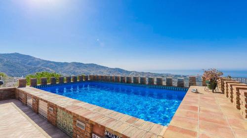 Rio Velez Villa | Casa Alcazaba de Beas Velez-Malaga by Ruralidays