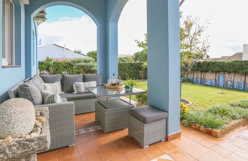 Aljaraque House | CASA AZUL - APARTMENTO - Fantastic apartment with communal pool and free WiFi.