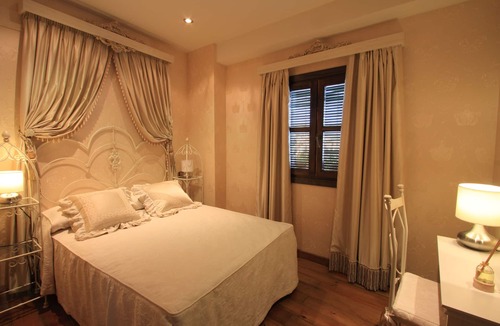 Barrio de la Villa House | Casa Baños de la Villa
