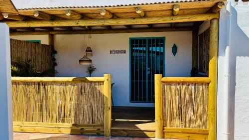 Benamocarra House | Casa Bambú Boutique Studios Andalusië with pool and Mountain Views