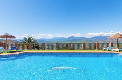 Alora Villa | Casa Berrocal Álora by Ruralidays