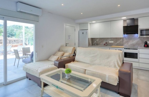 Guaro Villa | Casa Blanca de Guaro by Ruralidays