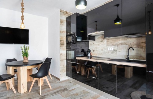San Ambrosio House | Casa Bombón - Country House with Private Pool & Wi-Fi – Families Only