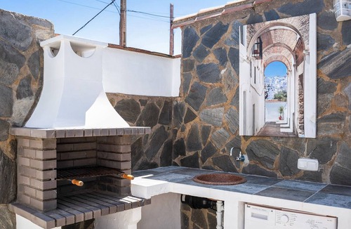 San Ambrosio House | Casa Bombón - Country House with Private Pool & Wi-Fi – Families Only