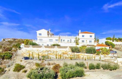 Santa Maria de Nieva Bed & Breakfast | Casa Castillo