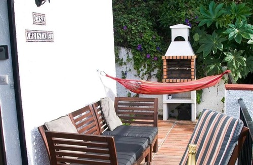La Capellania Apartment | Casa Christabel-walk to beach, train, bus shops, bars & cafes.Fast WiFi UK TV