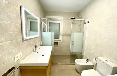 Padul Ski Chalet | Casa con Piscina, a 45 Minutos de la Playa y de Sierra Nevada. Pueblo Acogedor