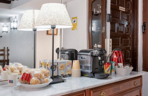 Alhama de Granada Apartment | Casa Cubo: Rural Charm and Authenticity in Alhama de Granada