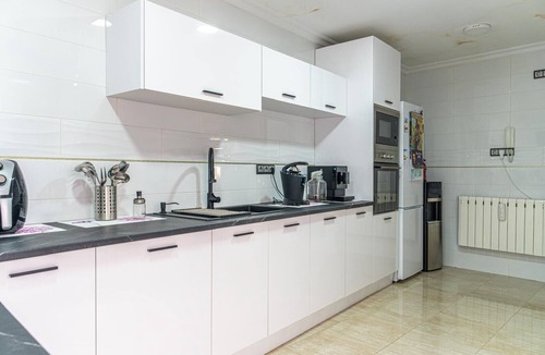 Torreblascopedro House | Casa Cuento de Domingo: Private Terrace, Wi-Fi & Air Conditioning in Torreblascopedro