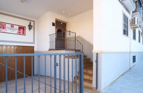 Baena Apartment | Casa Curro — Cozy Studio with Garden Views in Baena