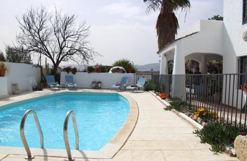 Fuente-Tojar House | Casa de Familia Cortijo La Cubertilla