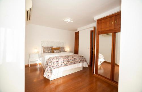 San Basilio House | Casa de la Albolafia & Small parking