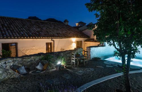 Villaluenga del Rosario House | Casa De Los Cuadros