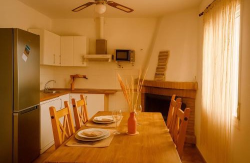 Abrucena House | Casa del Agua- Casa rural con encanto en Sierra Nevada terraza y chimenea