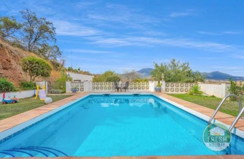 Guaro House | Casa del Barco | Hilltop Escape with Private Pool