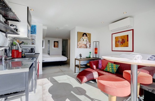 San Roque Apartment | Casa Domino 1 Apartment with Large Terrace, Shared Pool and Free Wi-Fi