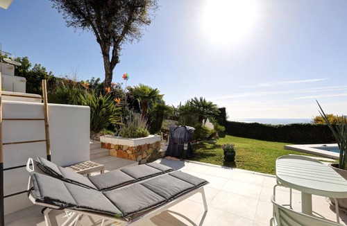 San Roque Apartment | Casa Domino 1 Apartment with Large Terrace, Shared Pool and Free Wi-Fi