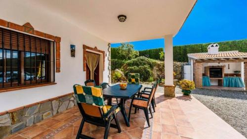 Alozaina Villa | Casa El Lagar Alozaina by Ruralidays