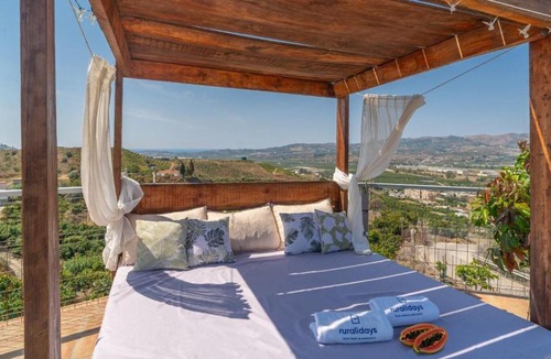 Trapiche House | Casa El Mirador de Isabel Vélez-Málaga by Ruralidays
