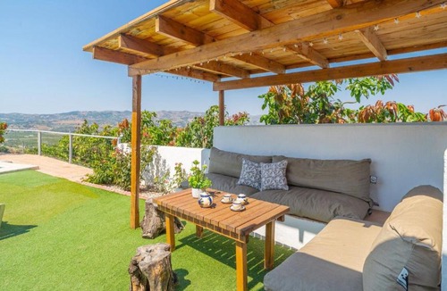 Trapiche House | Casa El Mirador de Isabel Vélez-Málaga by Ruralidays