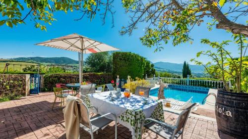 Prado del Rey Villa | Casa El Parque de Isabel Prado del Rey by Ruralidays