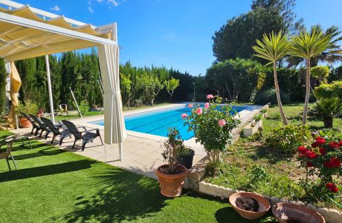 Palomares del Rio House | Casa Elizabeth