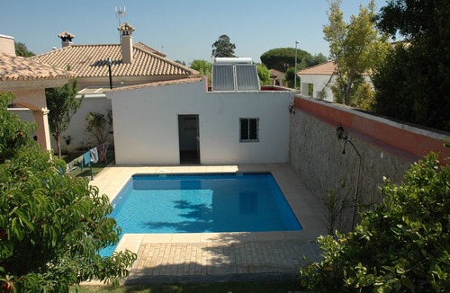 Los Gallos-Cerromolino Ski Chalet | CASA FRANCISCO: A villa just 500 meters from a natural park, in a quiet area.