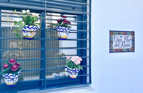La Rinconada House | Casa Flor del Rocío: Modern Comfort near Seville with Wi-Fi and Parking