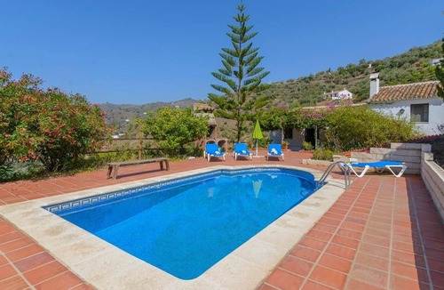 Sayalonga Villa | Casa Fuentezuelas Sayalonga by Ruralidays