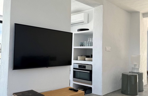 Iznajar Villa | Casa Horizonte, Stylish holiday home with panoramic views in Andalusia