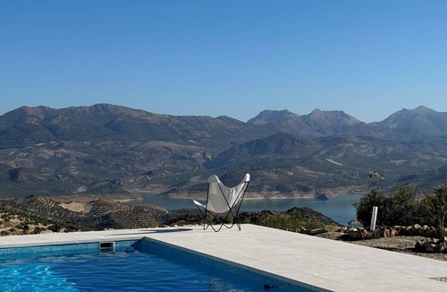 Iznajar Villa | Casa Horizonte, Stylish holiday home with panoramic views in Andalusia
