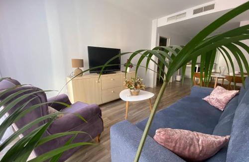 Distrito Noroeste Apartment | Casa Jazmín Parking Gratis 2 hab Junto Est AVE
