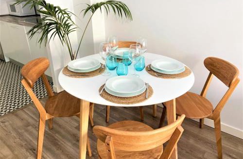 Distrito Noroeste Apartment | Casa Jazmín Parking Gratis 2 hab Junto Est AVE