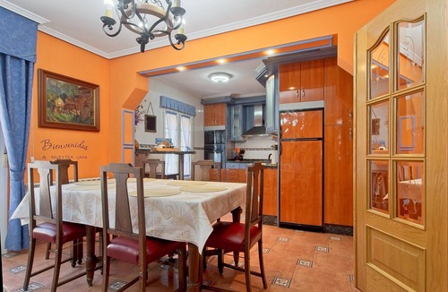 La Pola de Gordon House | Casa La Cuadra I: ski slope access, mountain views & terrace