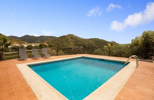 Vinuela House | Casa La Loma with Pool
