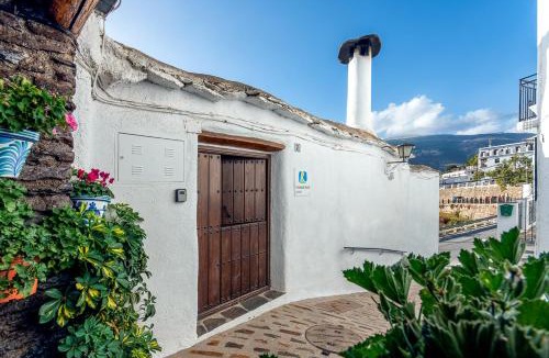 Bubion House | Casa La Soleá. Vistas al pueblo y la Sierra
