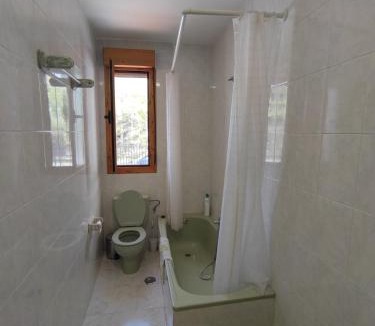 Huetor Santillan Ski Chalet | Casa las Mariposas, Tranquilidad junto a la piscina